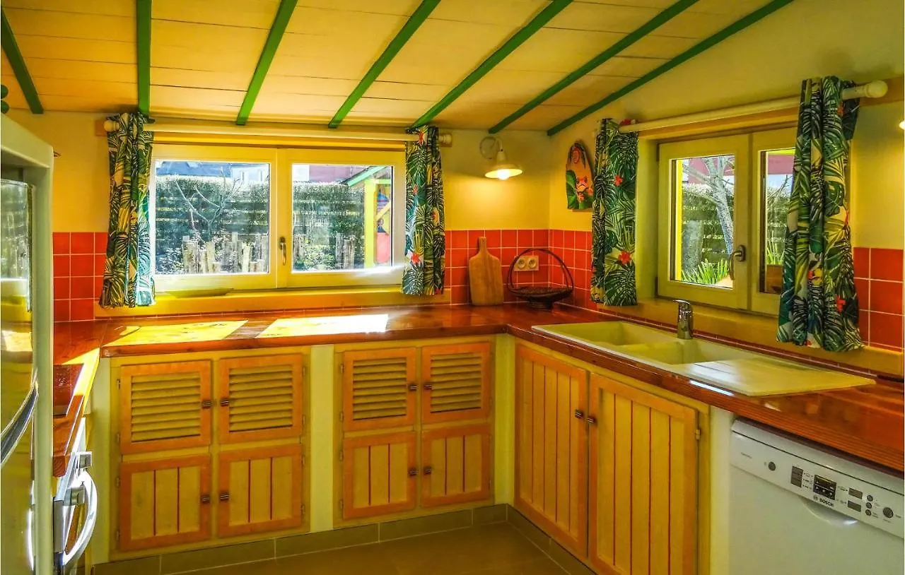 Nice Home In Plouguerneau With Wifi 0*,