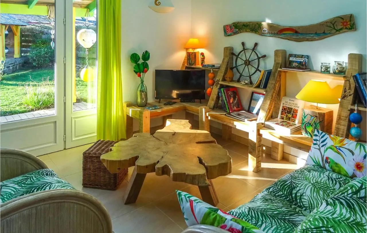 Nice Home In Plouguerneau With Wifi 0*,  Frankrike